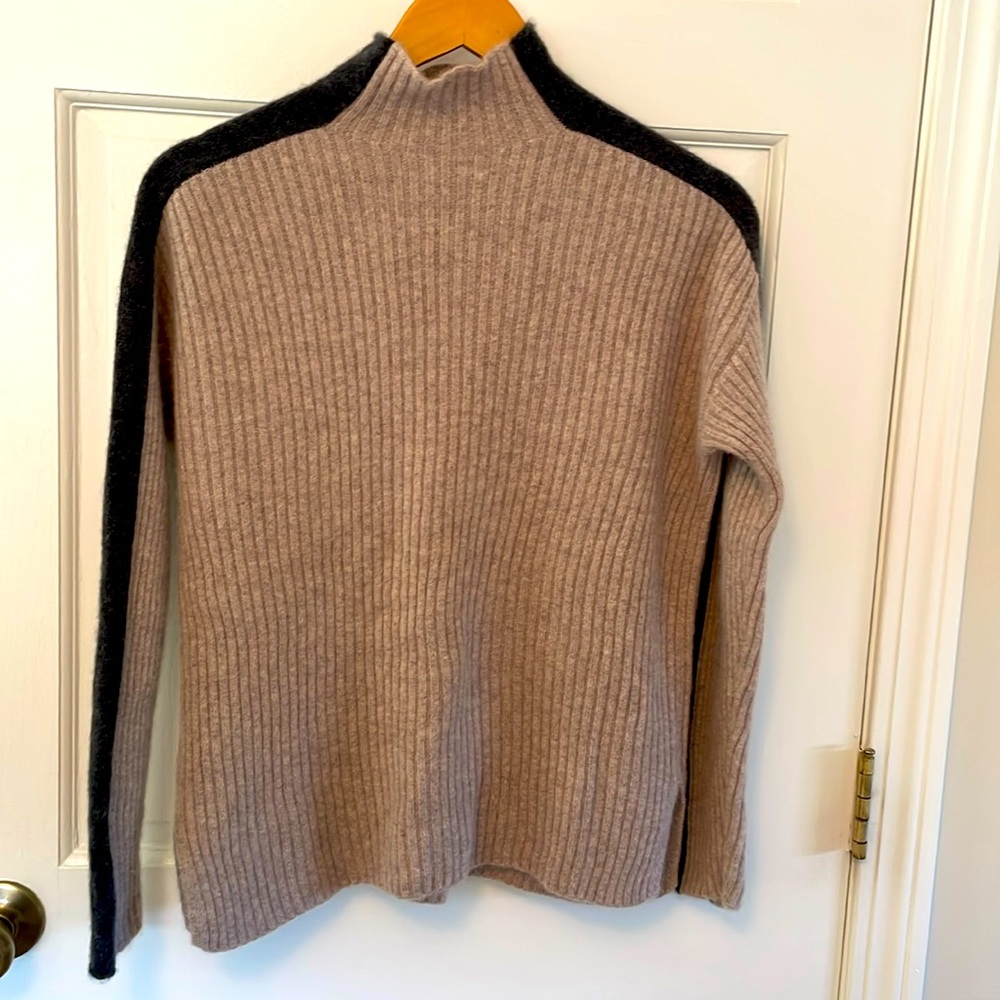 Garnet Hill Cashmere Sweater - Small